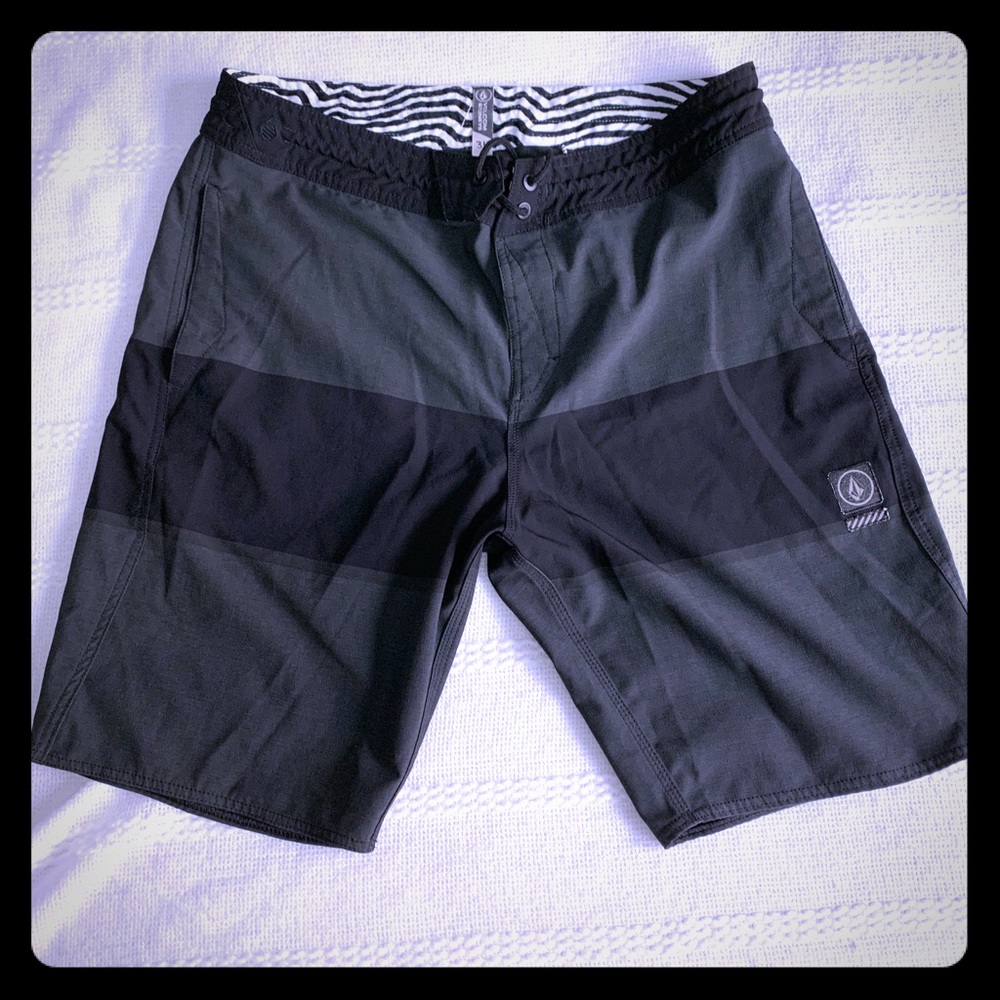 VOLCOM Stoneys men’s board shorts size 34